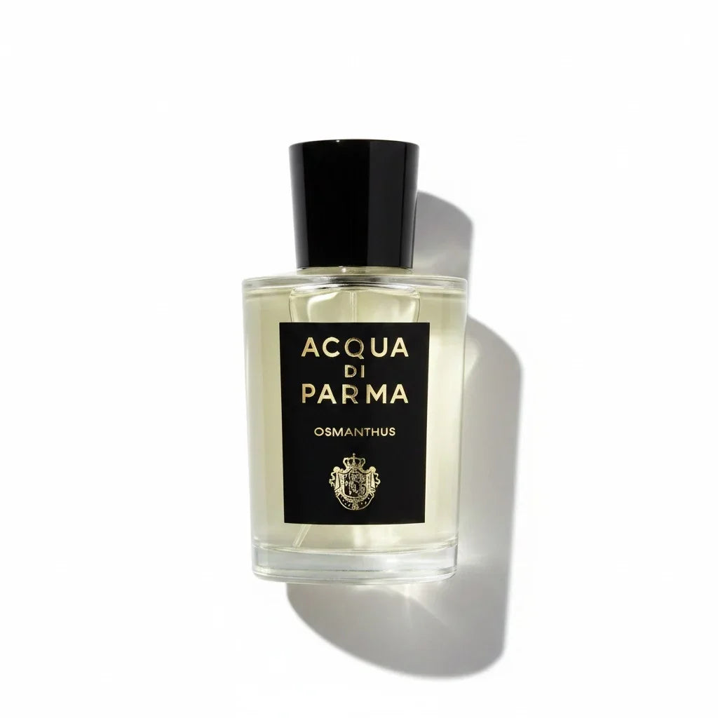 Acqua di Parma Osmanthus Parfumflakon auf weißem Hintergrund