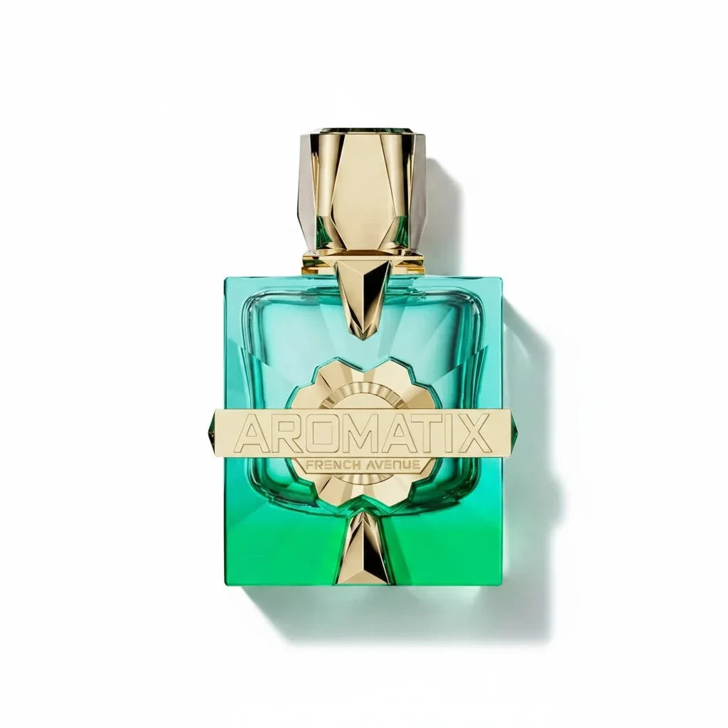 Ein grüner Parfumflakon von Aromatix French Avenue mit goldenem Verschluss vor weißem Hintergrund.