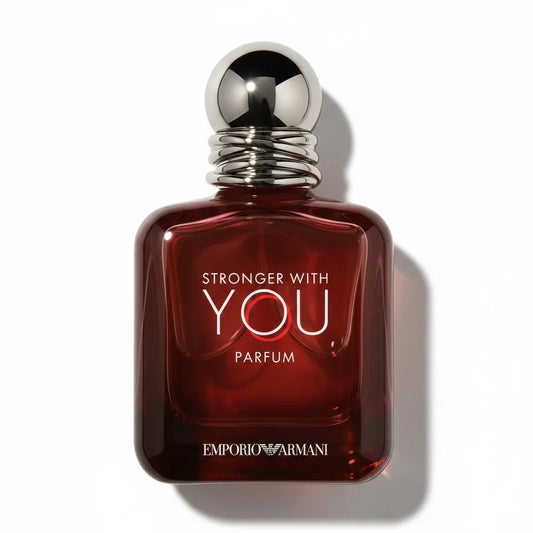 Emporio Armani Stronger With You Parfum Flakon in Dunkelrot auf weißem Hintergrund