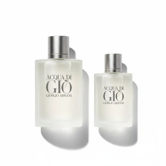 Zwei Flakons des Acqua di Giò Parfums von Giorgio Armani in verschiedenen Größen.