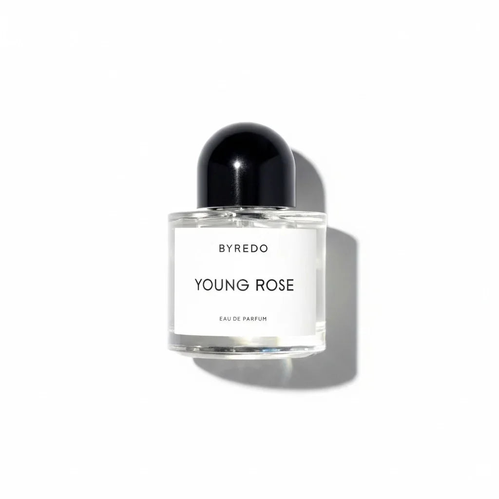 Byredo Young Rose Eau de Parfum Flakon vor weißem Hintergrund